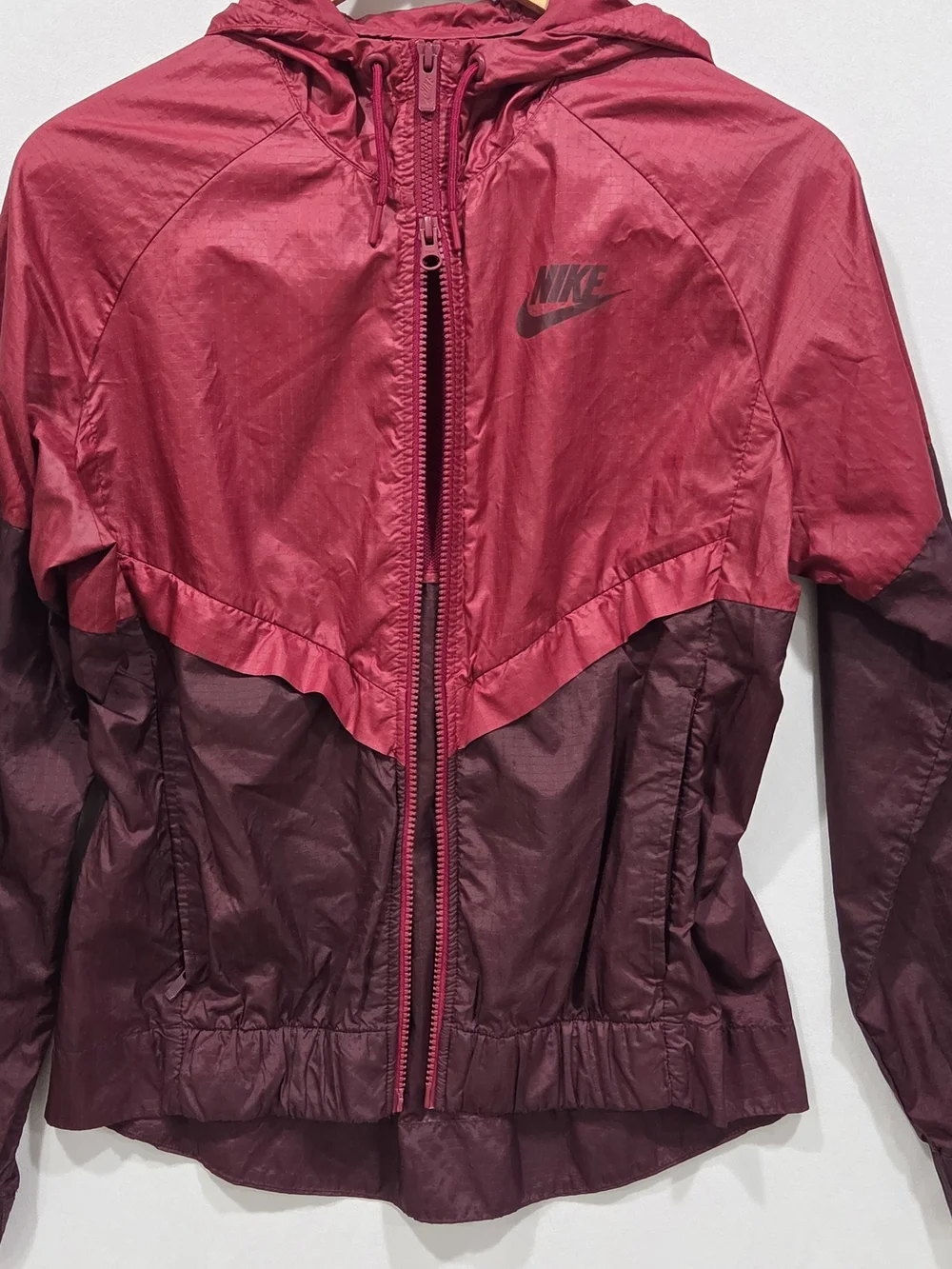Nike women windrunner